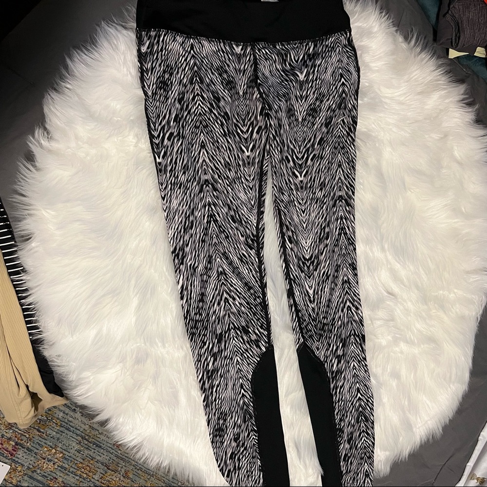 Nike Brushed Cool Weather DriFit Running Tights Black White Graphic Winter Fall